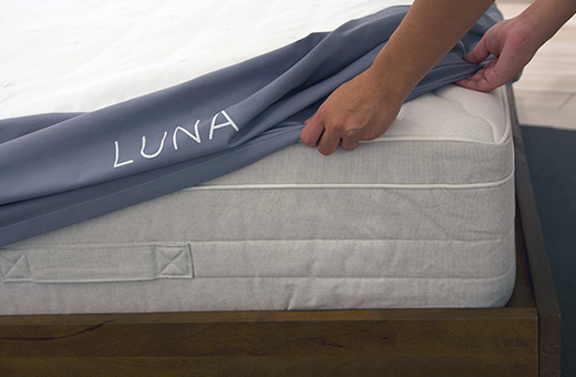 luna smart bed cover