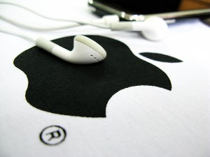 apple logo with headphones