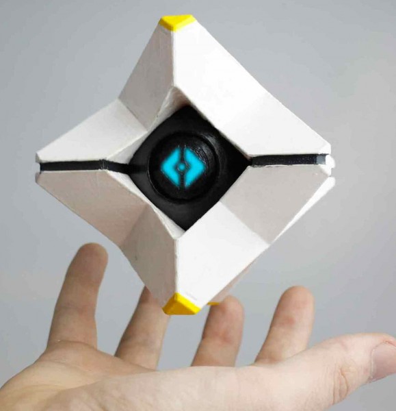 Want to cosplay a guardian from Bungee's popular video game Destiny? Here's a 3D printed Ghost by Kirby Downey from My Mini Factory