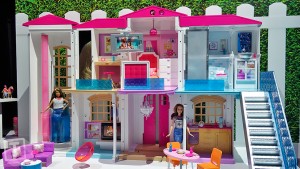 interactive hello barbie dream house