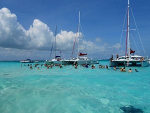 The Cayman Islands offer tax advantages for ICOs (Photo: BobSpicer/Pixabay)